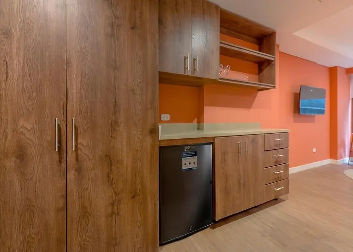 El Tesoro Escape Modern & Cozy Room 303